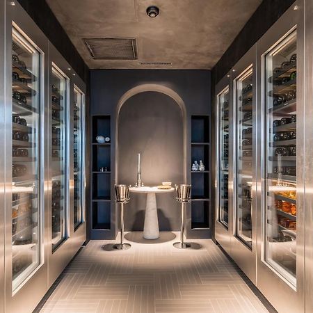 Monograph Freedom Square Hotell Tbilisi Exteriör bild Wine cellar