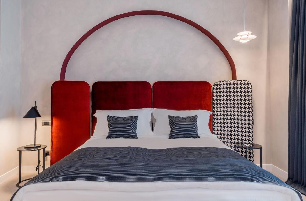 Monograph Freedom Square Hotell Tbilisi Exteriör bild