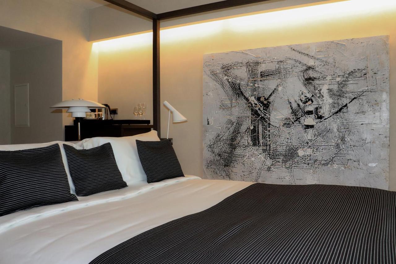 Monograph Freedom Square Hotell Tbilisi Exteriör bild