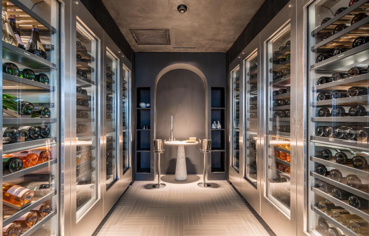 Monograph Freedom Square Hotell Tbilisi Exteriör bild Wine cellar